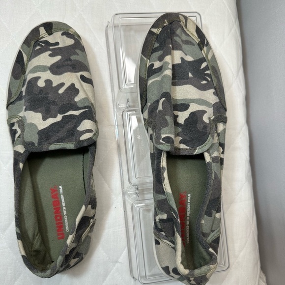Union Bay Womens Size 9.5 Slip on Camouflage Camo Sneakers Shoes Fabric Canvas